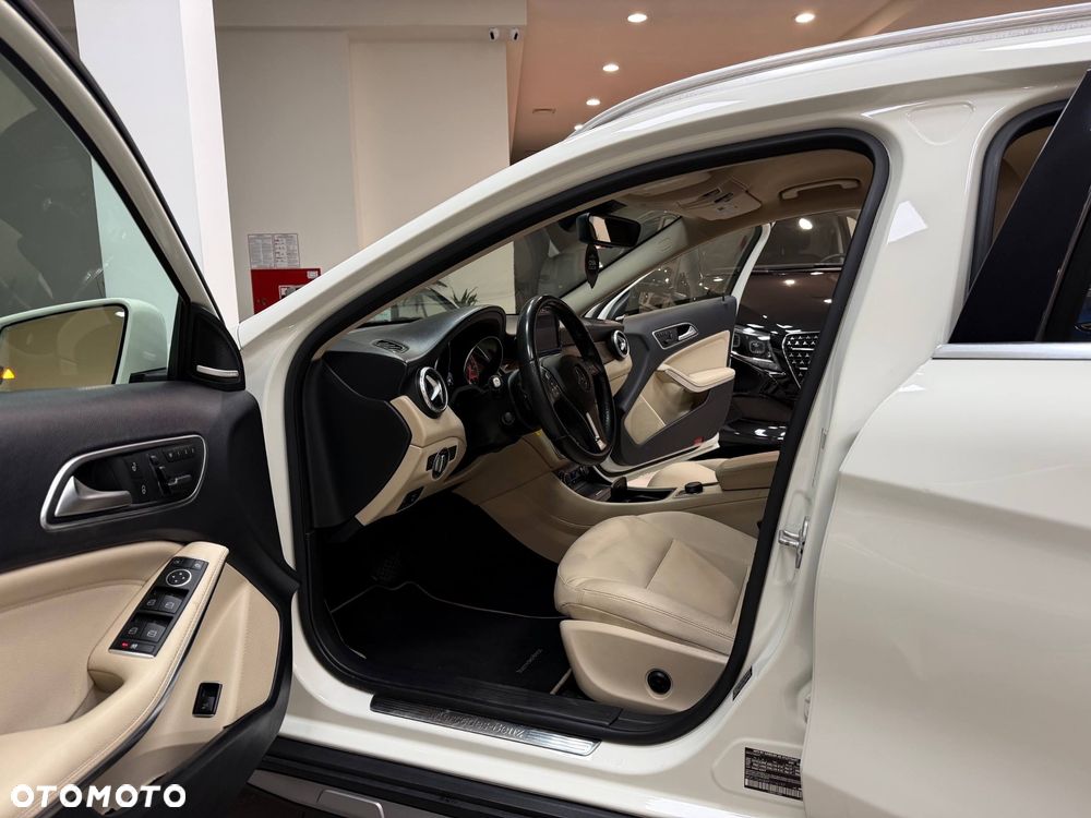 Mercedes-Benz GLA 250 7G-DCT SCORE - 33