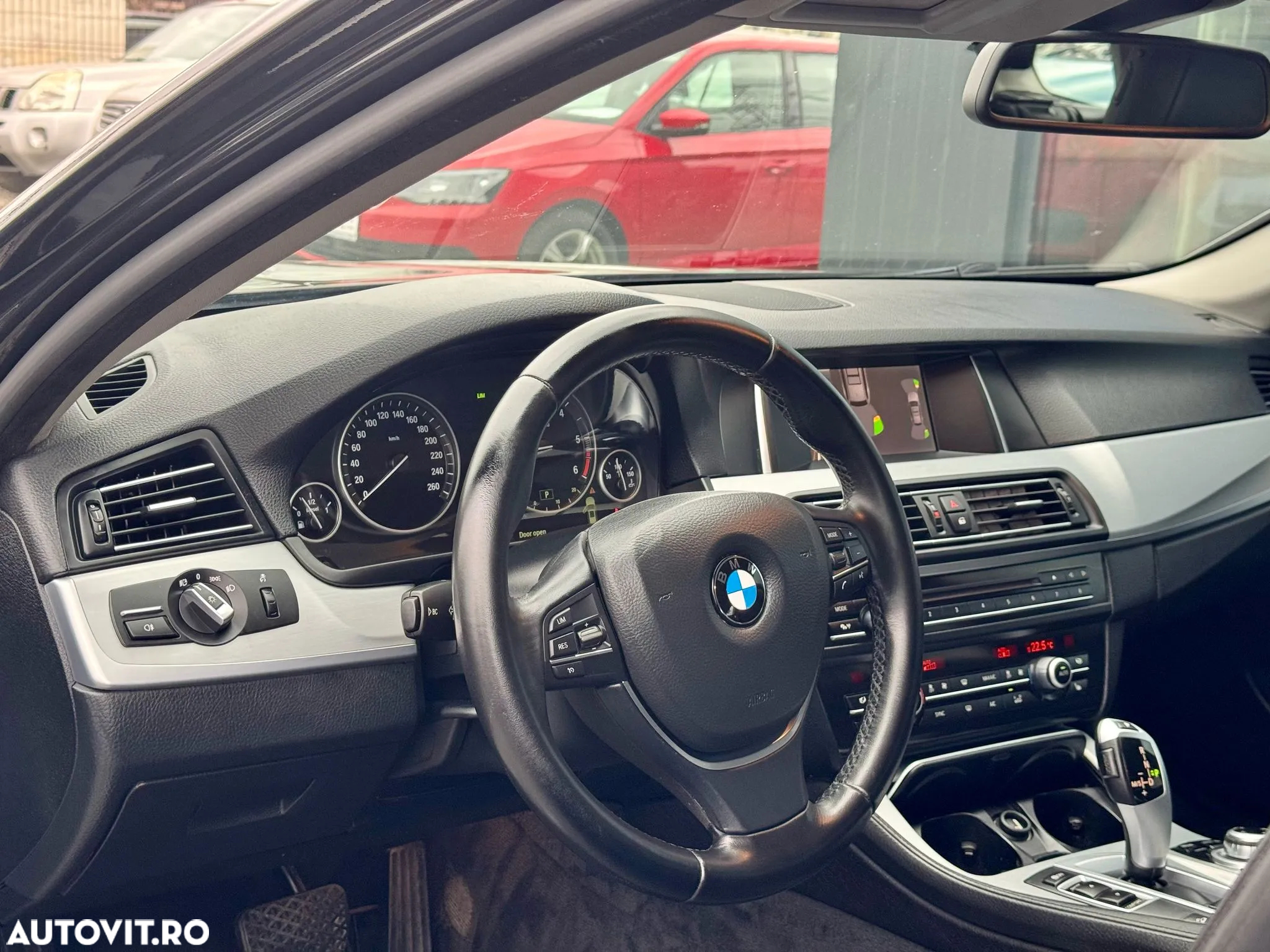 BMW Seria 5 520d Touring Aut. Luxury Line - 9