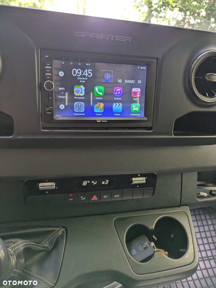 Mercedes-Benz Sprinter - 13