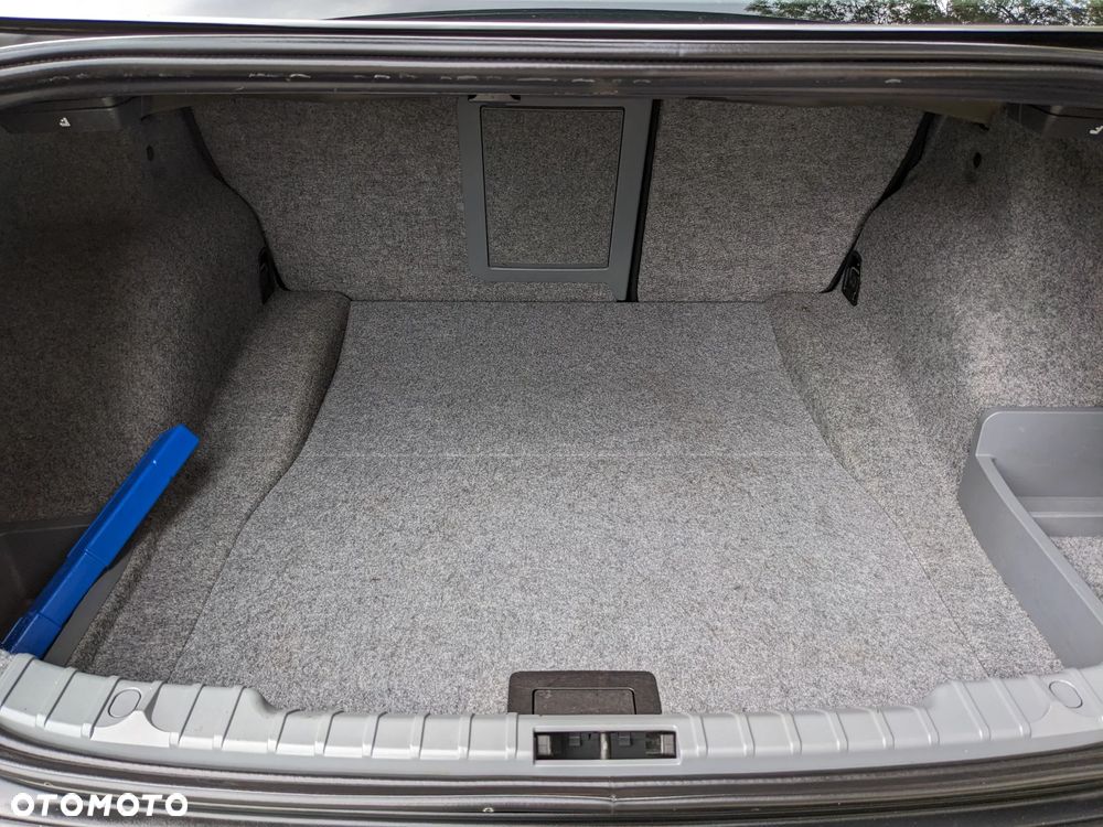 BMW Seria 3 318i Edition Exclusive - 21