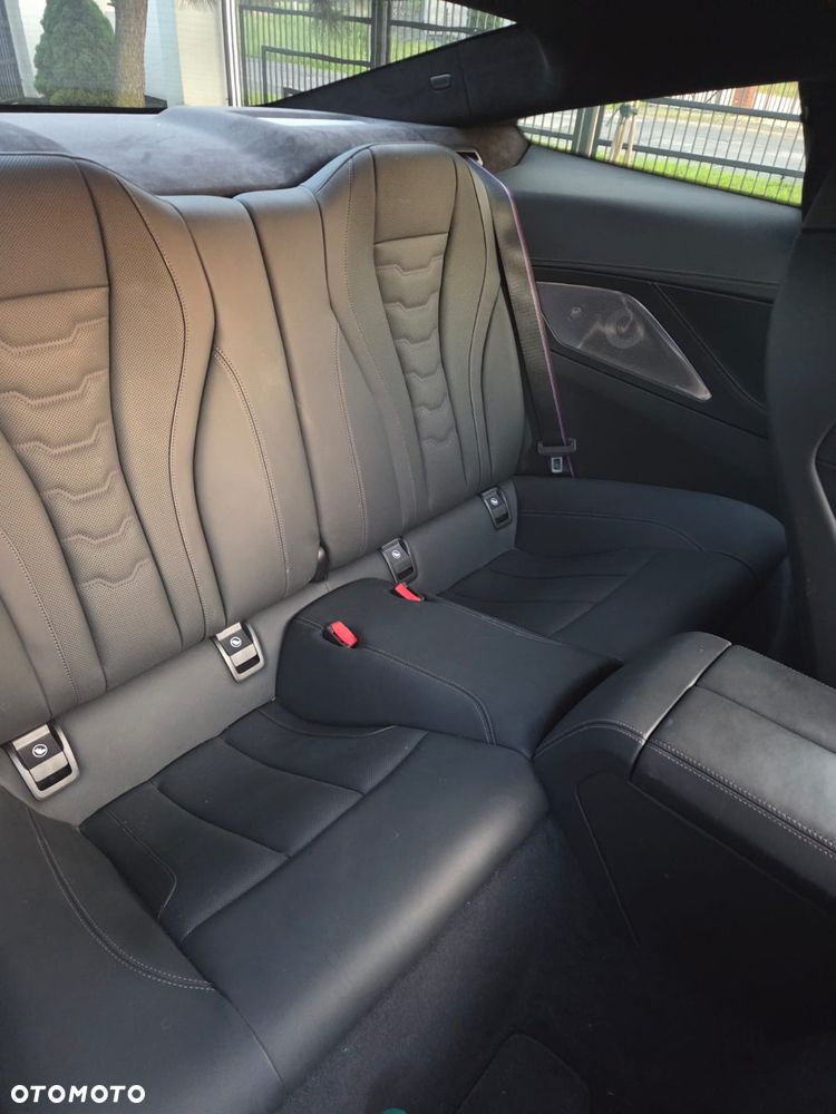 BMW Seria 8 - 17