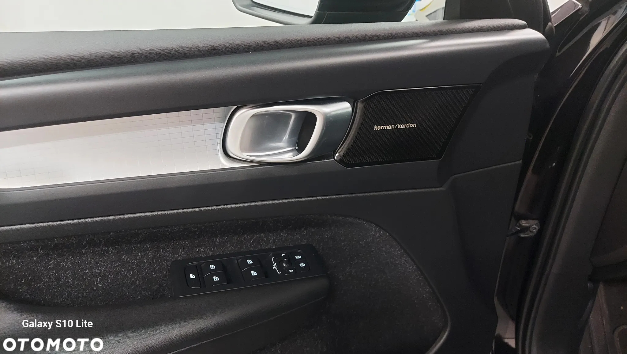 Volvo XC 40 D4 AWD Geartronic R-Design - 13