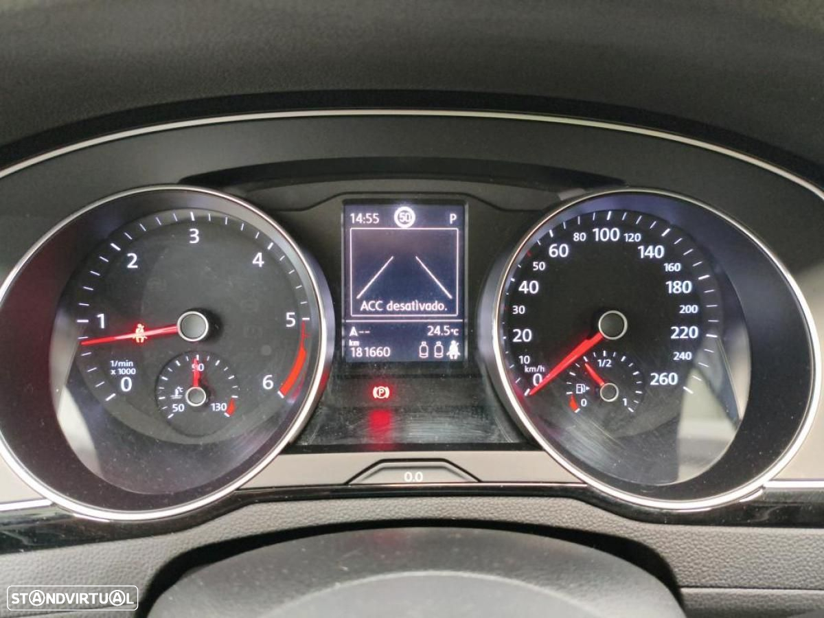 VW Passat 1.6 TDI Business DSG - 6