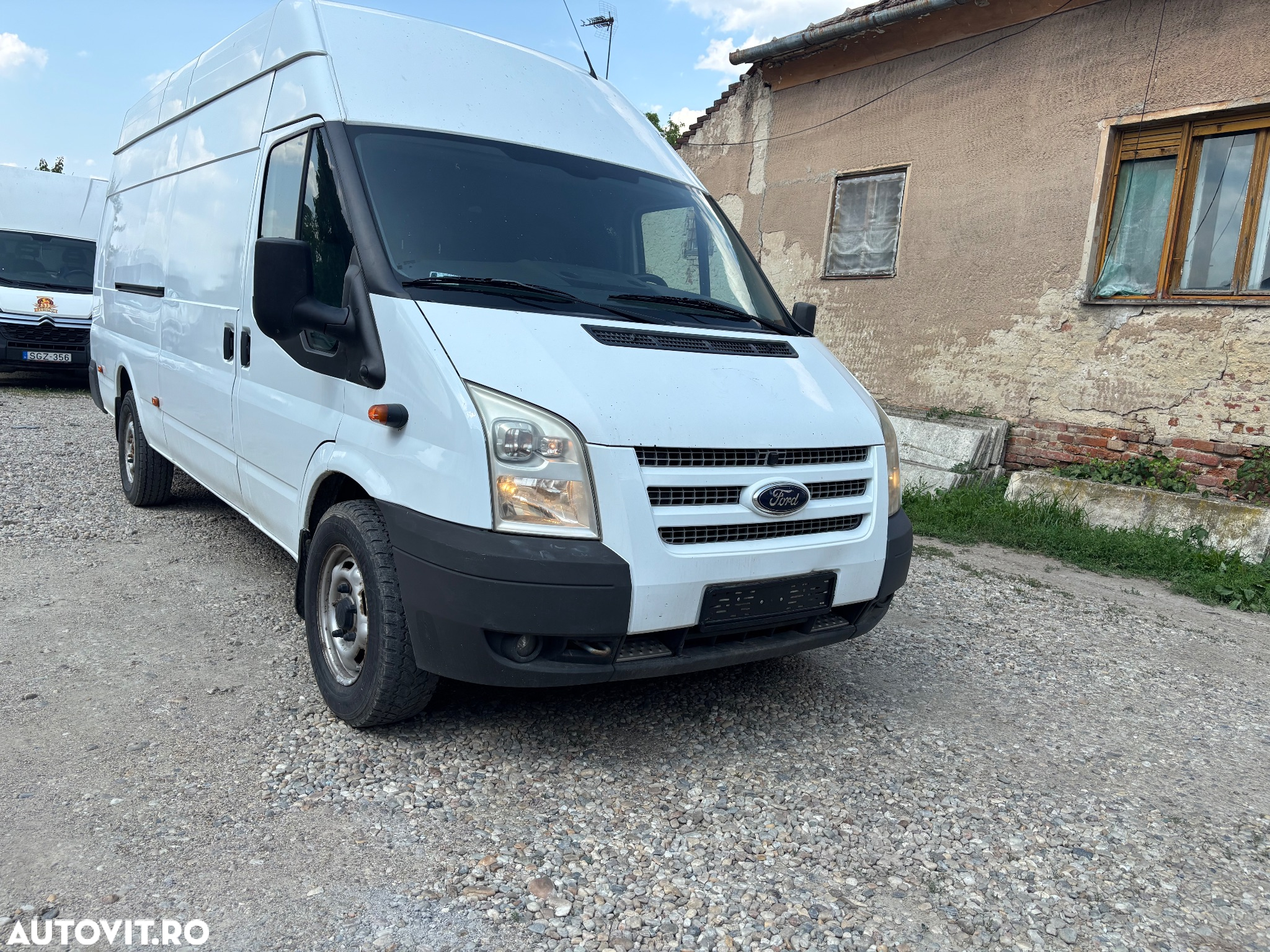 Ford 350 LWB Jumbo - 2