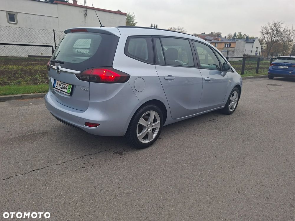 Opel Zafira - 8