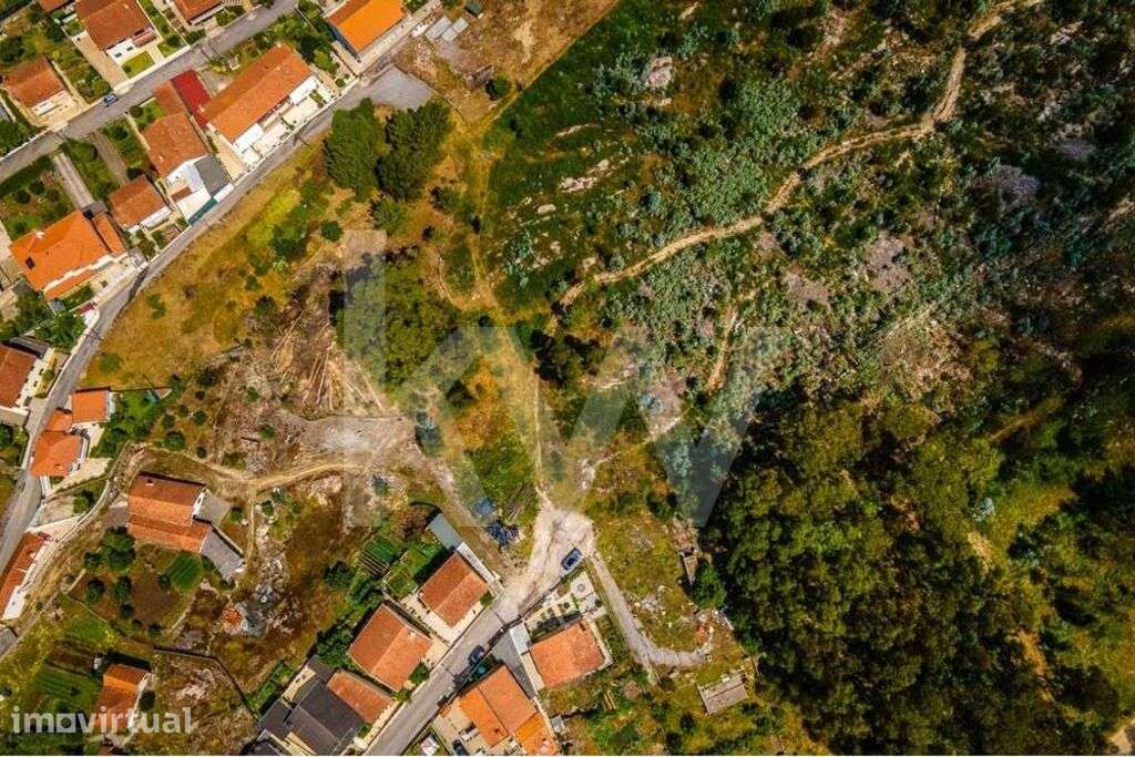 Terreno c/7830 m2 | Com acesso por 2 ruas | Estação de comboio a 1Km - Grande imagem: 3/8