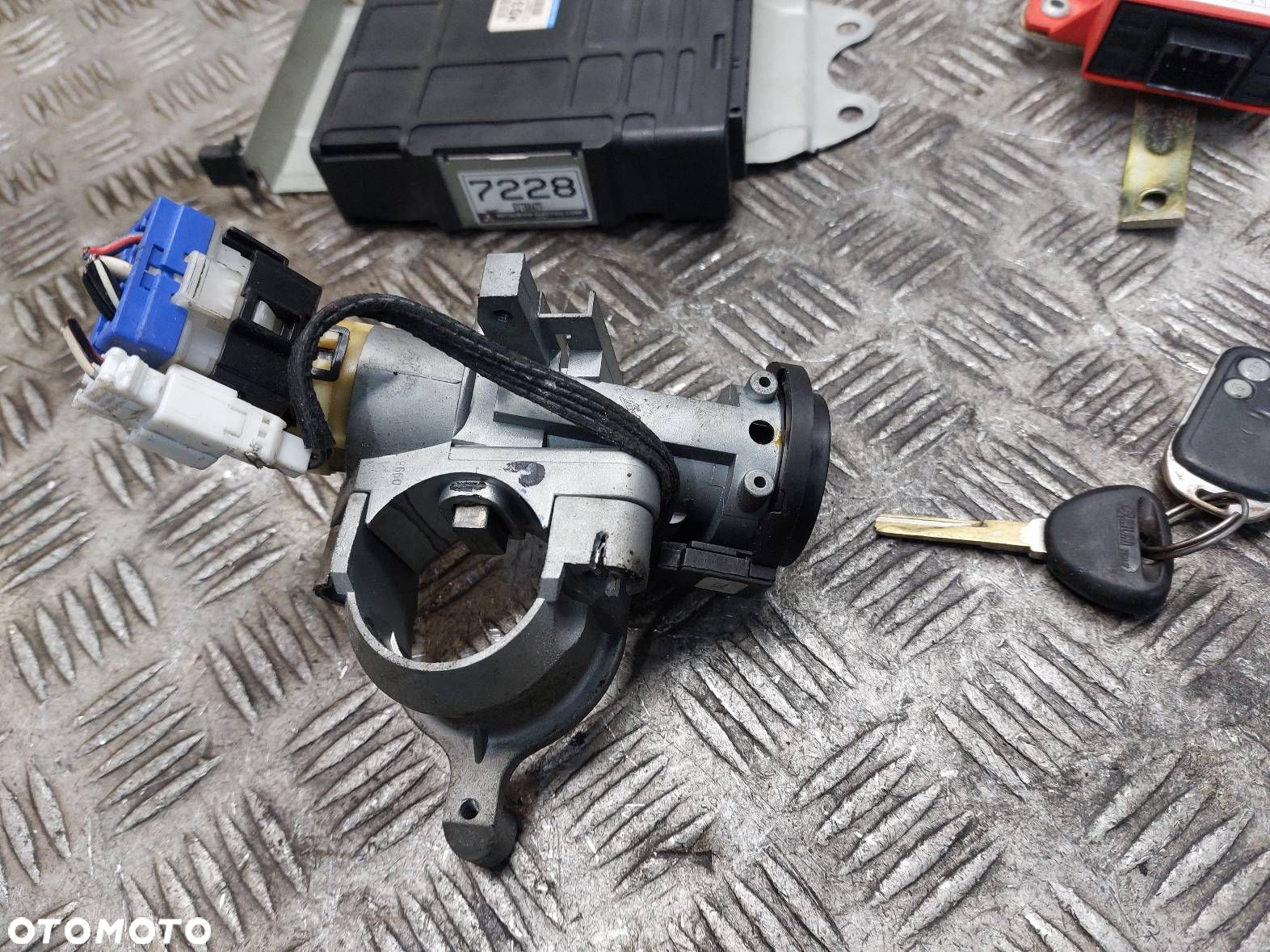 ZESTAW STARTOWY MITSUBISHI CARISMA I 1.6 B MD347228 E2T68477 MR309663 - 5