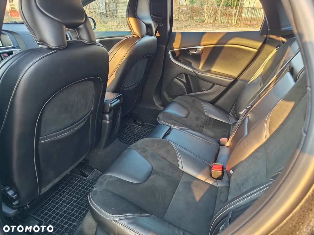 Volvo V40 D4 Drive-E R-Design Kinetic - 11