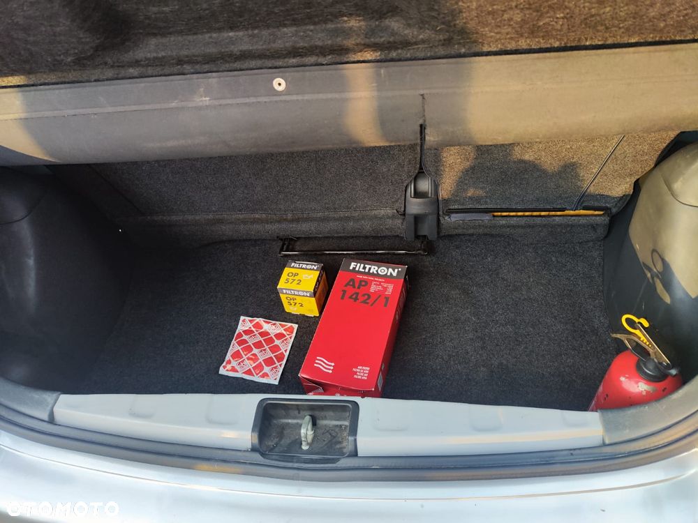 Toyota Yaris - 12