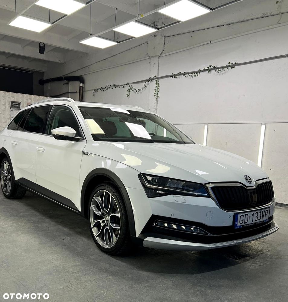 Skoda Superb 2.0 TDI SCR 4x4 Scout DSG - 3