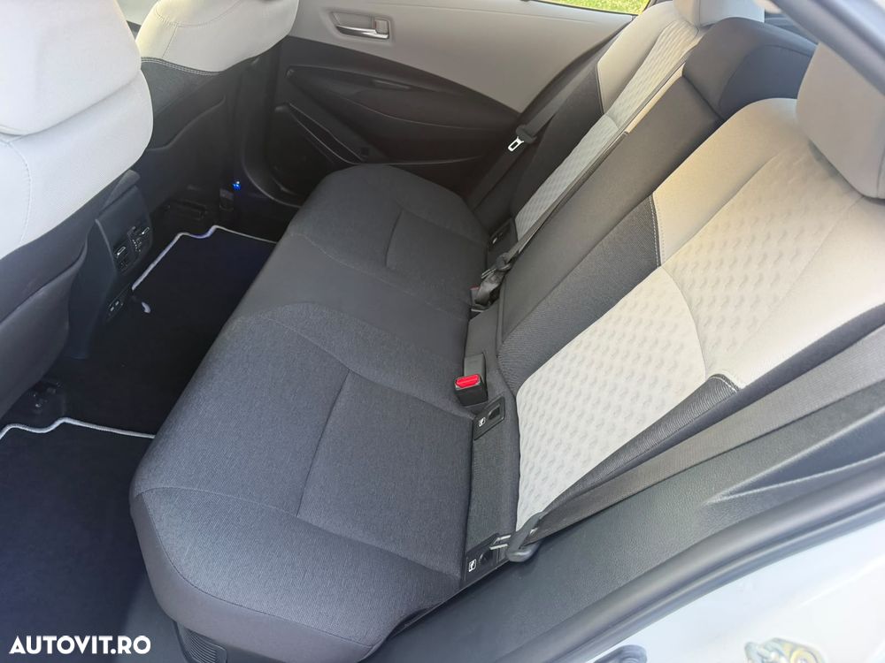 Toyota Corolla 1.8 HSD Dynamic - 16