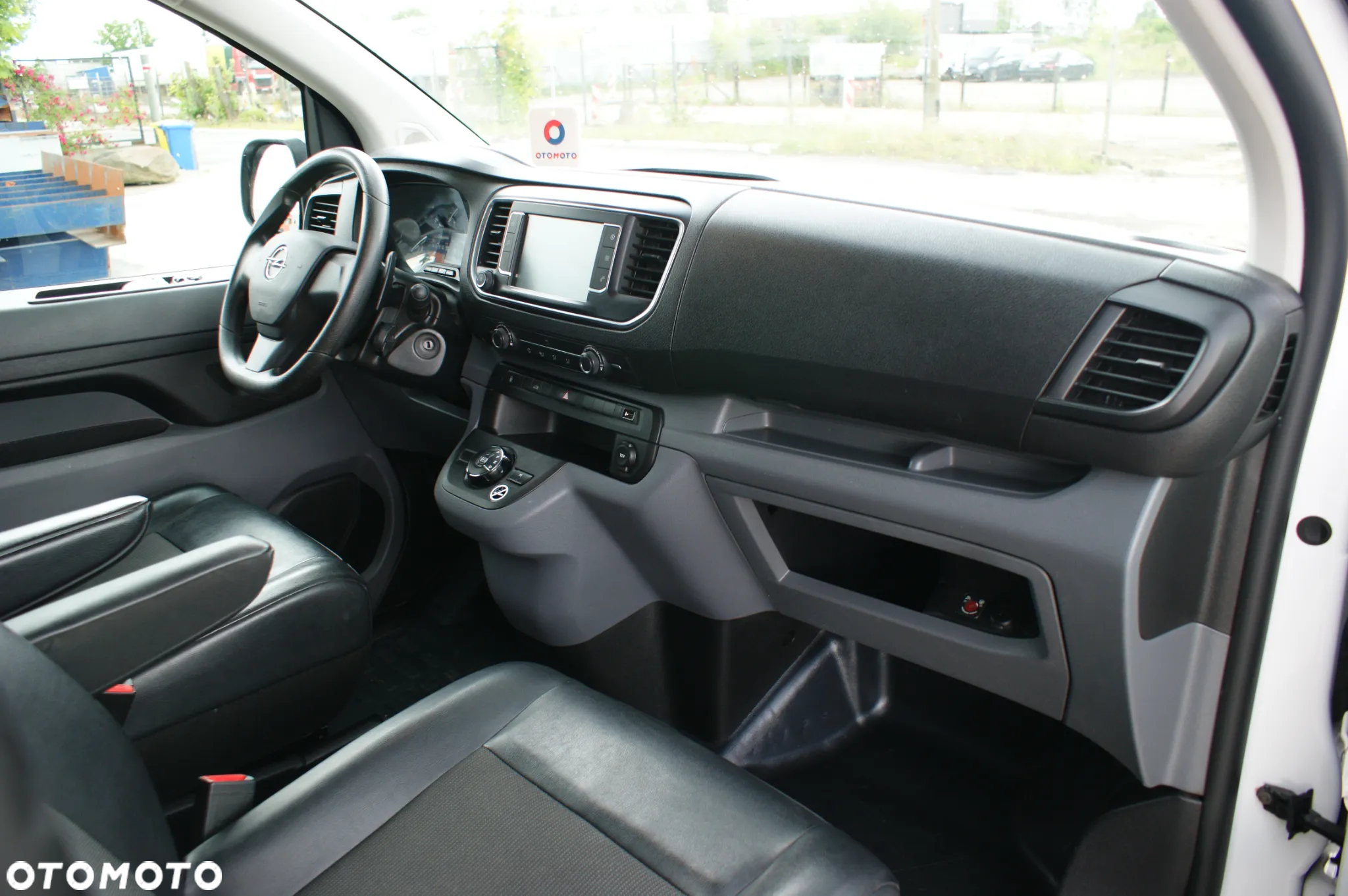 Opel Vivaro - 12