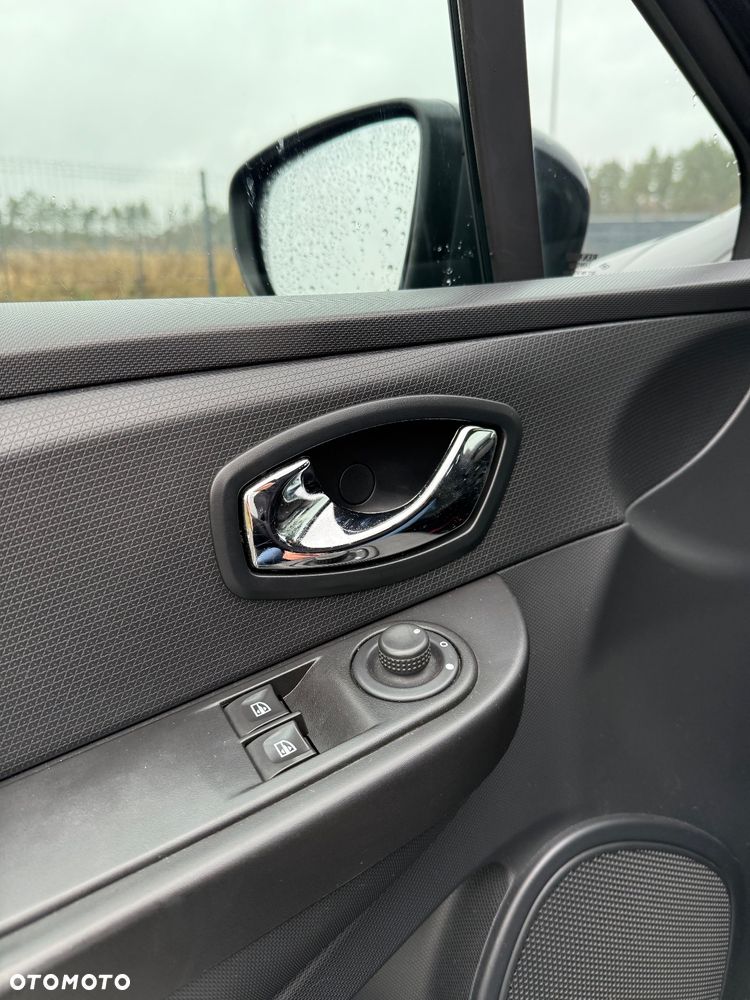 Renault Clio 1.2 16V Authentique - 16