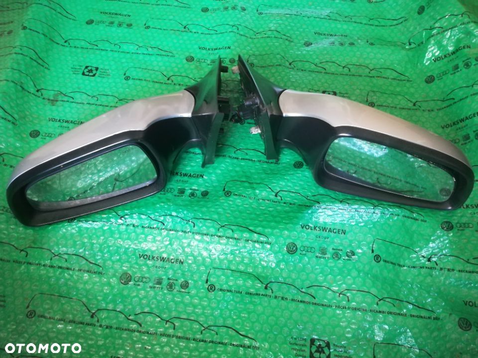 LUSTERKO PRAWE OPEL ASTRA H 13252956, 13252955