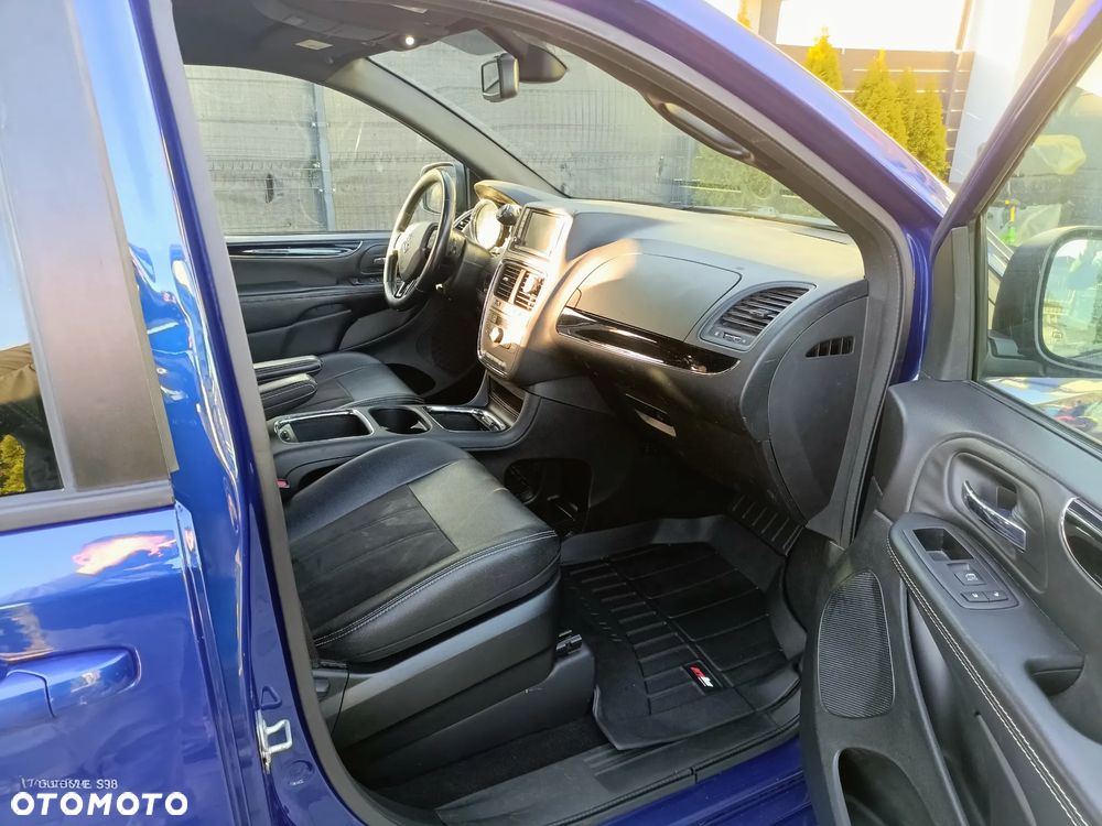 Dodge Grand Caravan 3.6 R/T - 9