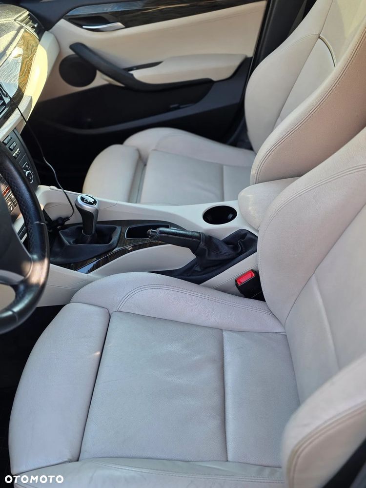 BMW X1 sDrive18d - 9