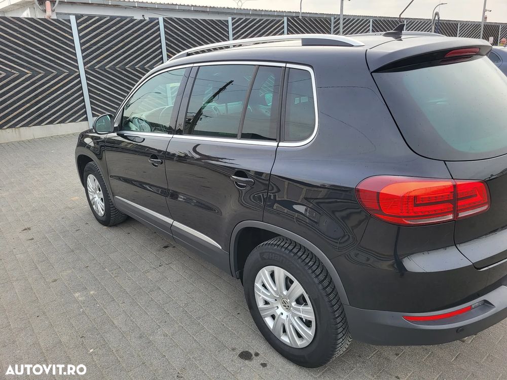 Volkswagen Tiguan 2.0 TDI DPF 4Motion BlueMotion Technology DSG Lounge Sport & Style - 2