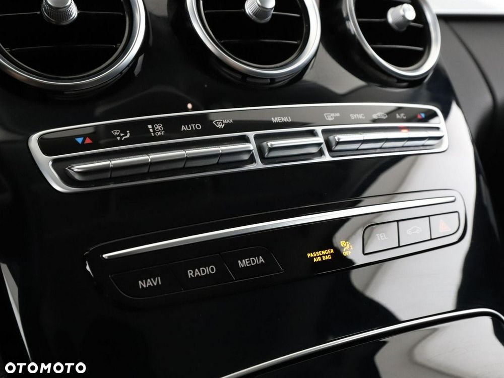 Mercedes-Benz Klasa C 220 d 4MATIC 9G-TRONIC - 30