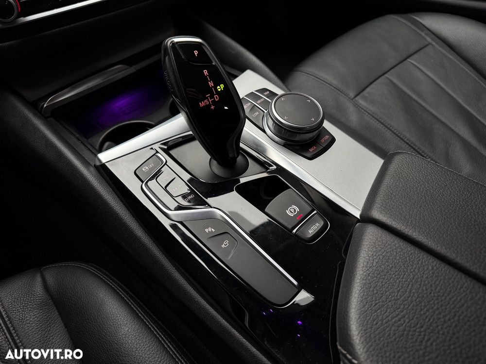 BMW Seria 5 520d xDrive Aut. - 17