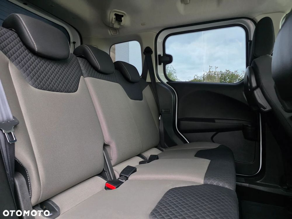 Ford Tourneo Courier 1.5 TDCi Trend - 23