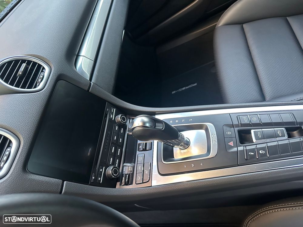 Porsche 718 - 12