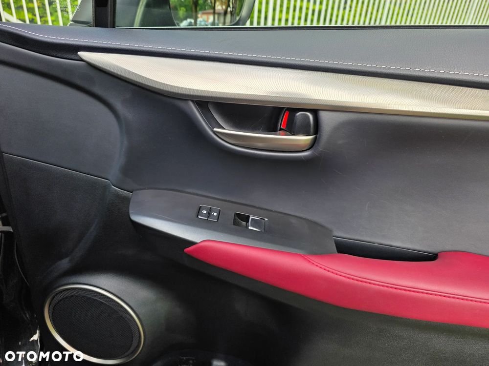 Lexus NX 300h Prestige AWD - 38