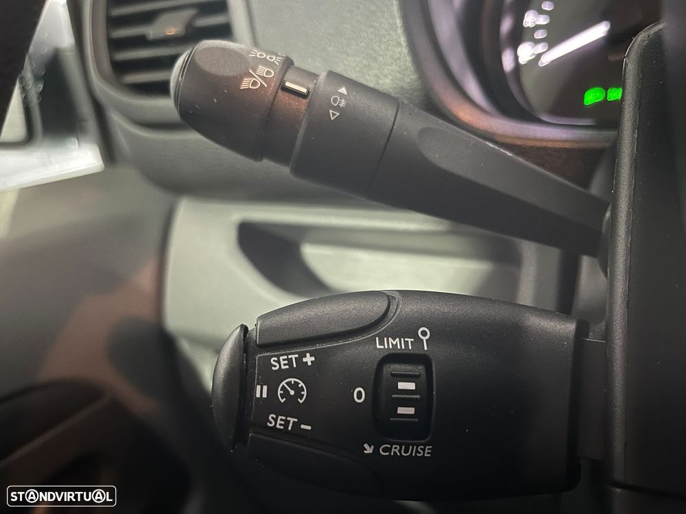 Peugeot Expert 1.5 BlueHDi L2H1 Semi-Vidrado - 21