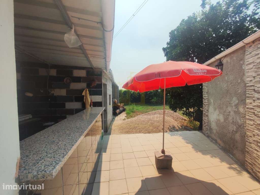 Terreno com Bungalow, perto do Rio de Verim - Grande imagem: 4/16
