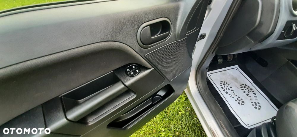 Ford Fusion - 28