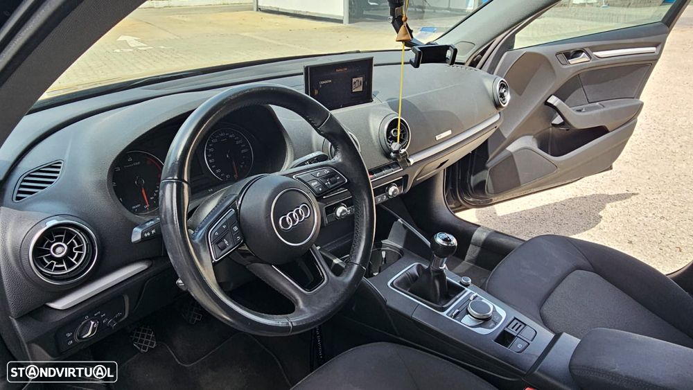 Audi A3 Sportback 1.6 TDI S-line - 11