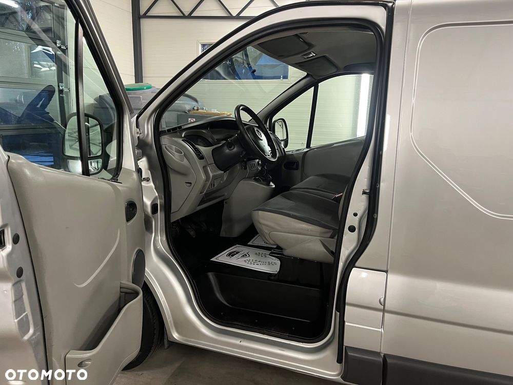 Opel Vivaro - 13
