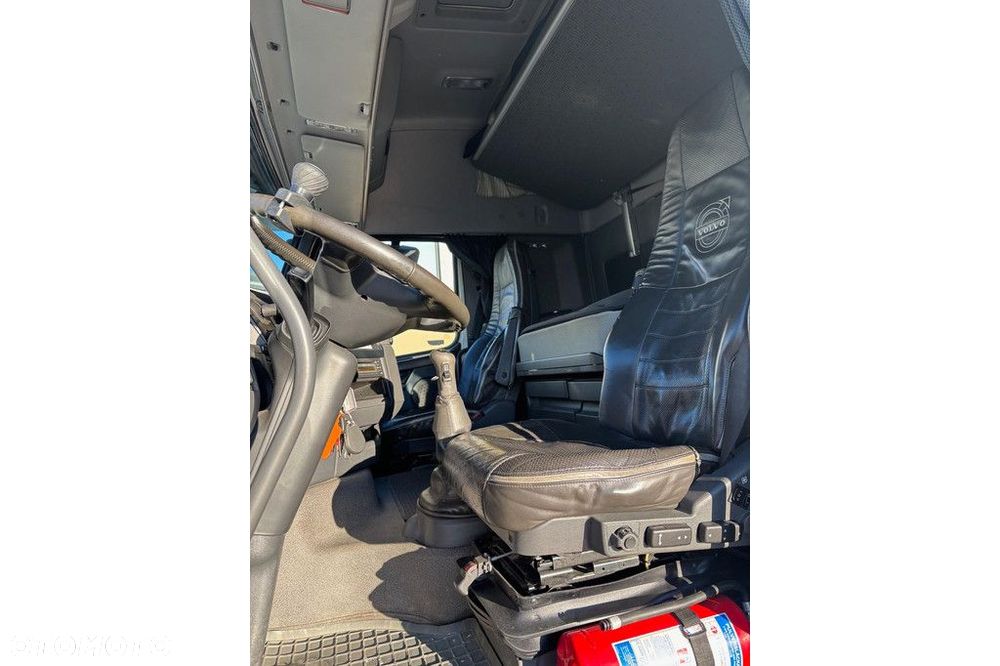 Volvo FH400 6X2 + Manual + Winch + ONLY 182.000km!! - 13