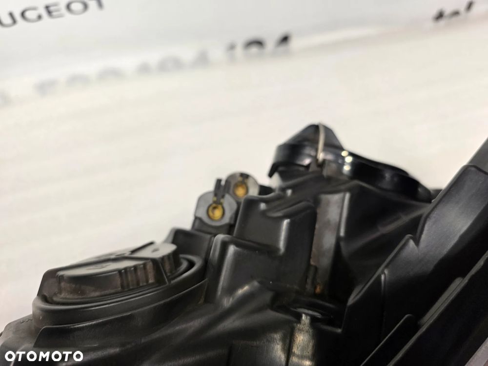 OPEL CORSA D LIFT 11-14 LEWA LAMPA PRZEDNIA PRZÓD , ŁADNA , JASNA , NR 13392705 , NR AUKCJI LPP151 - 9