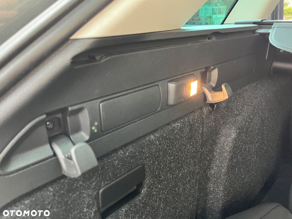 Skoda Superb 2.0 TDI DSG Ambition - 26