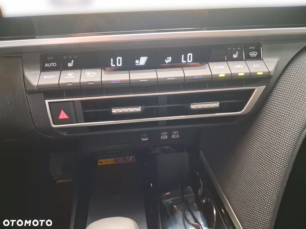 Toyota Camry - 17