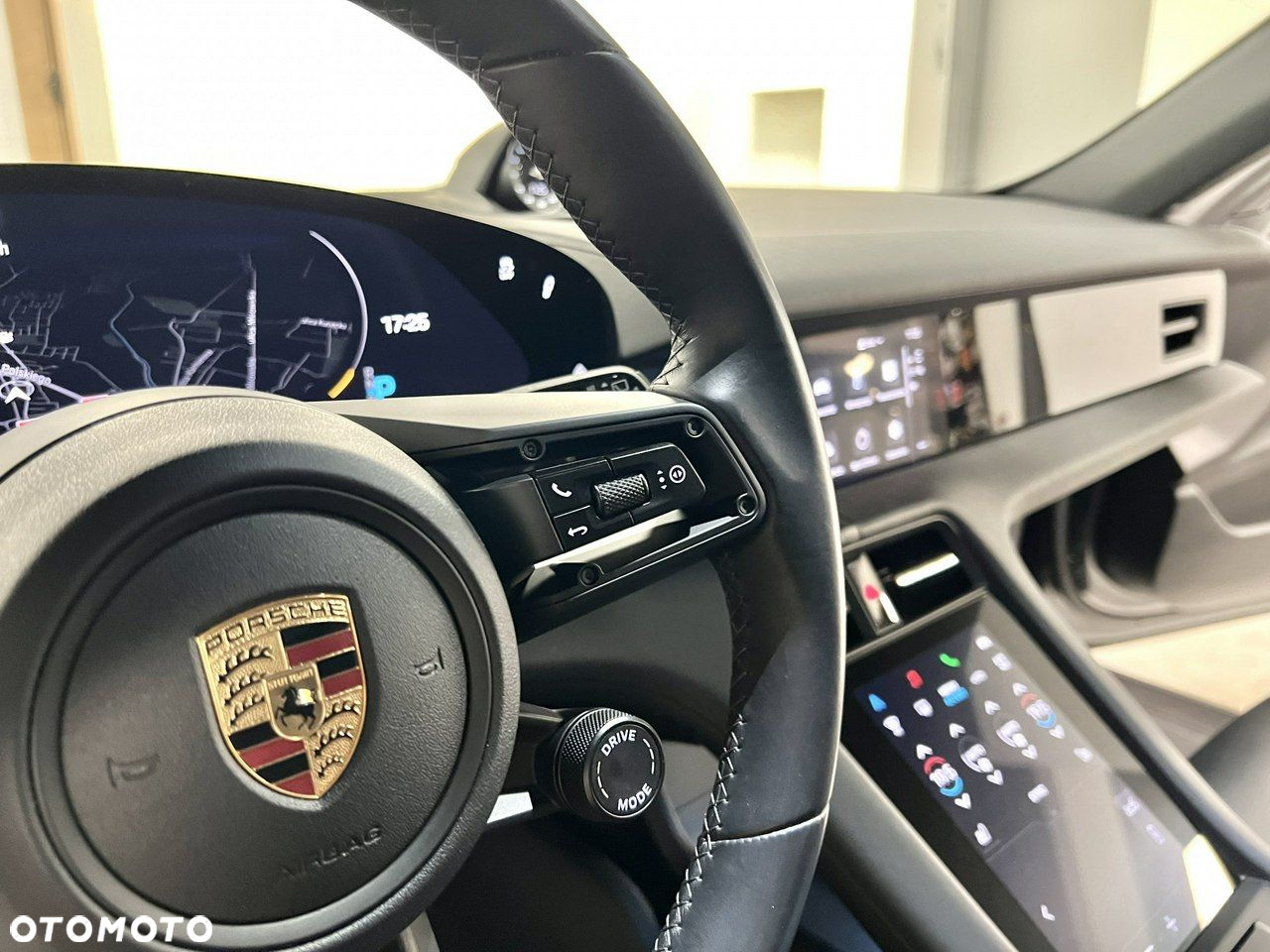 Porsche Taycan Sport Turismo Performance Plus - 32