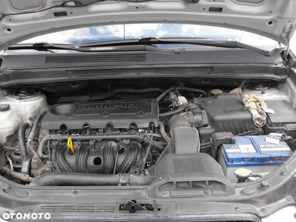 Kia Carens 2.0 CVVT EX - 8