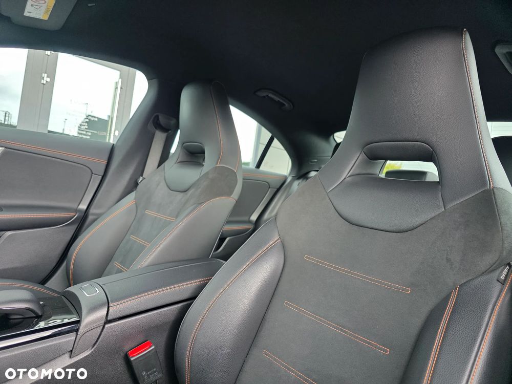 Mercedes-Benz CLA 180 d 8G-DCT AMG Line Advanced Plus - 29