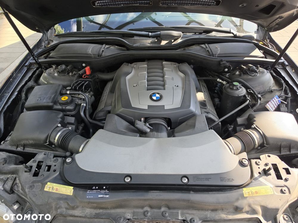 BMW Seria 7 750i - 5