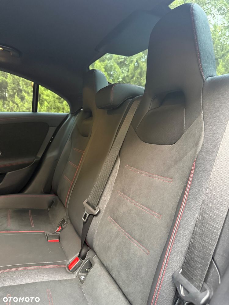 Mercedes-Benz CLA 180 AMG Line 7G-DCT - 14