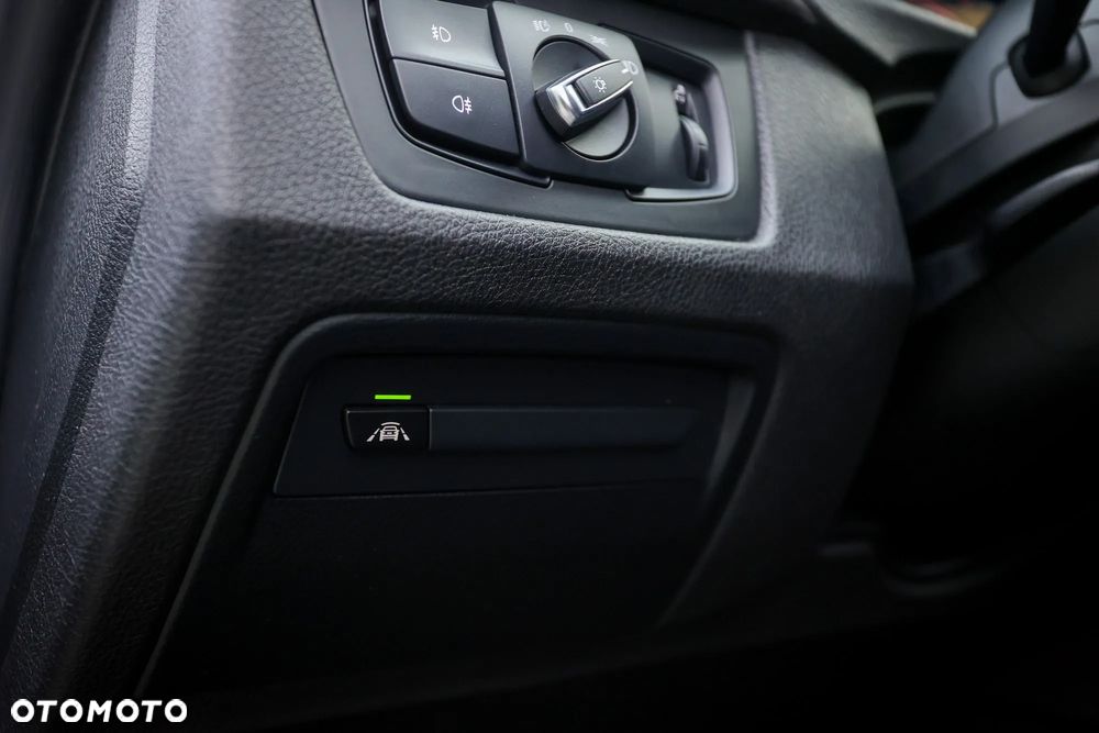 BMW Seria 3 320d Touring Sport-Aut Sport Line - 21
