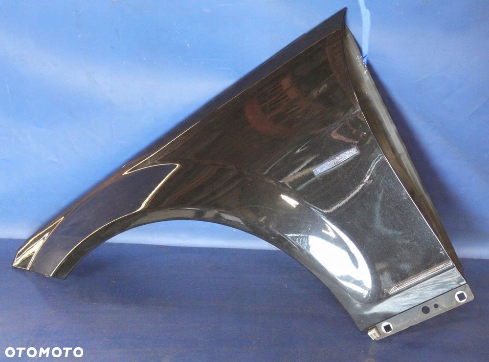 BŁOTNIK PRZÓD LEWY MERCEDES W204 - 1