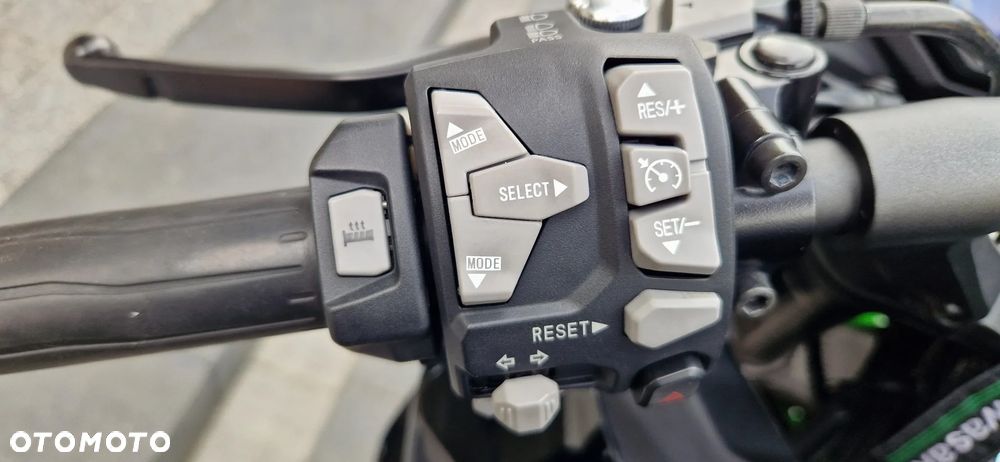 Kawasaki Ninja 1000 SX - 7