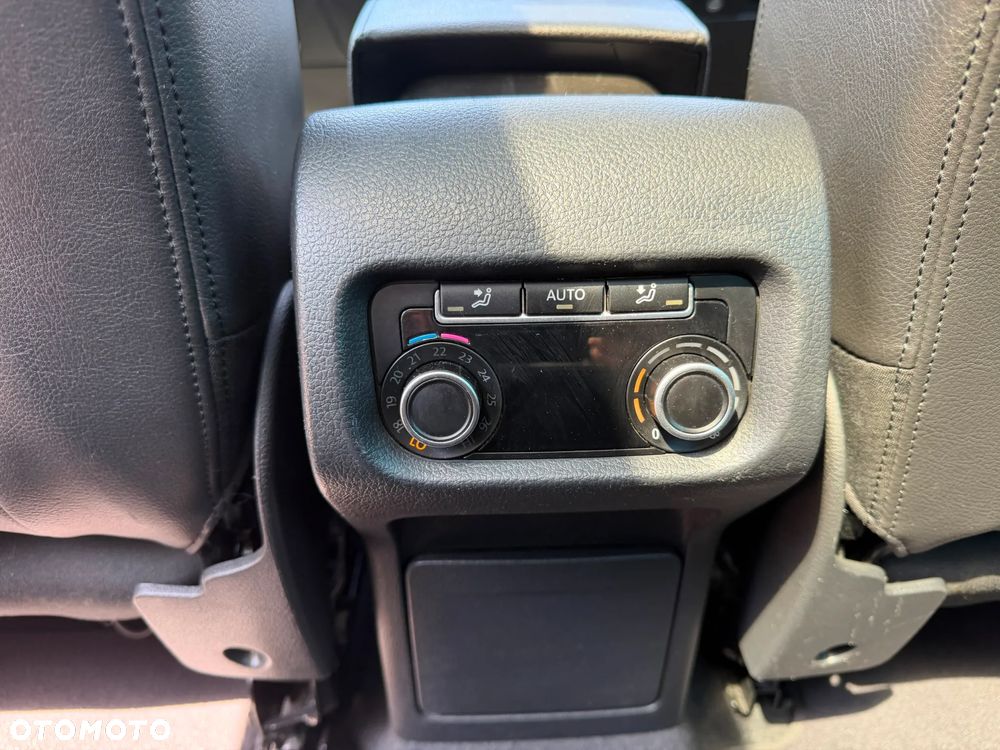 Volkswagen Sharan 2.0 TDI Comfortline DSG - 23