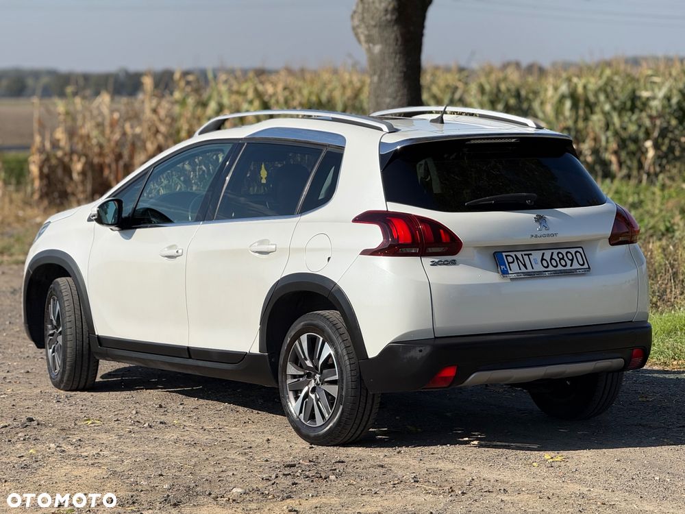Peugeot 2008 1.2 Pure Tech GPF Allure S&S EAT6 - 3