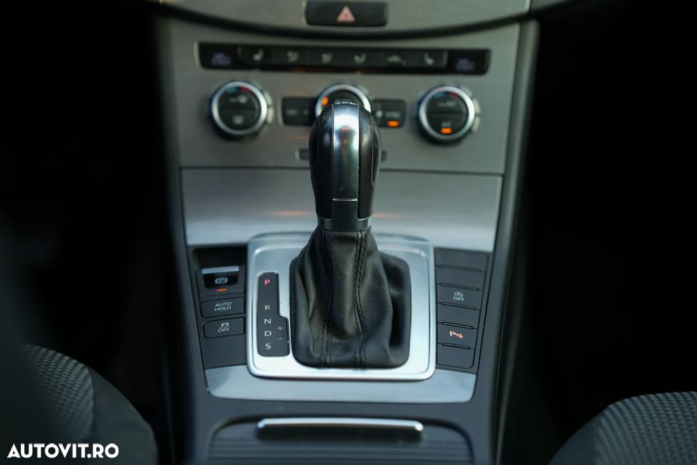 Volkswagen Passat - 9