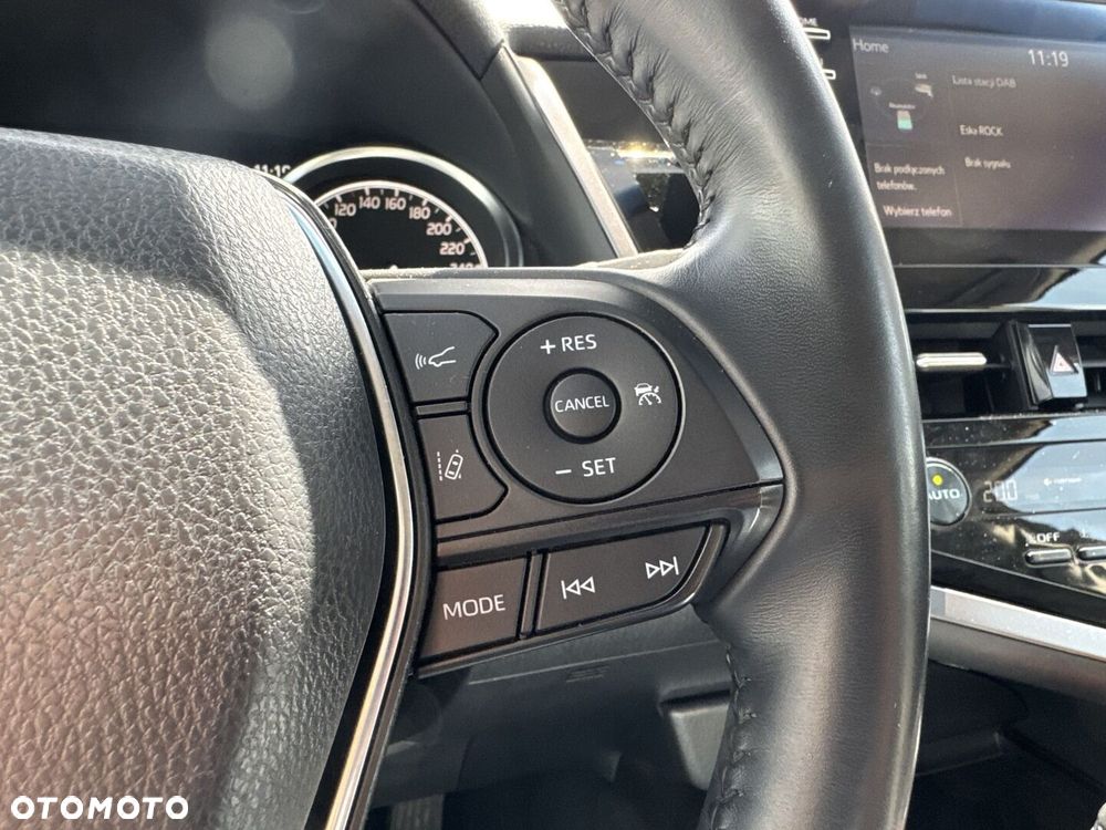 Toyota Camry 2.5 Hybrid Comfort CVT - 24