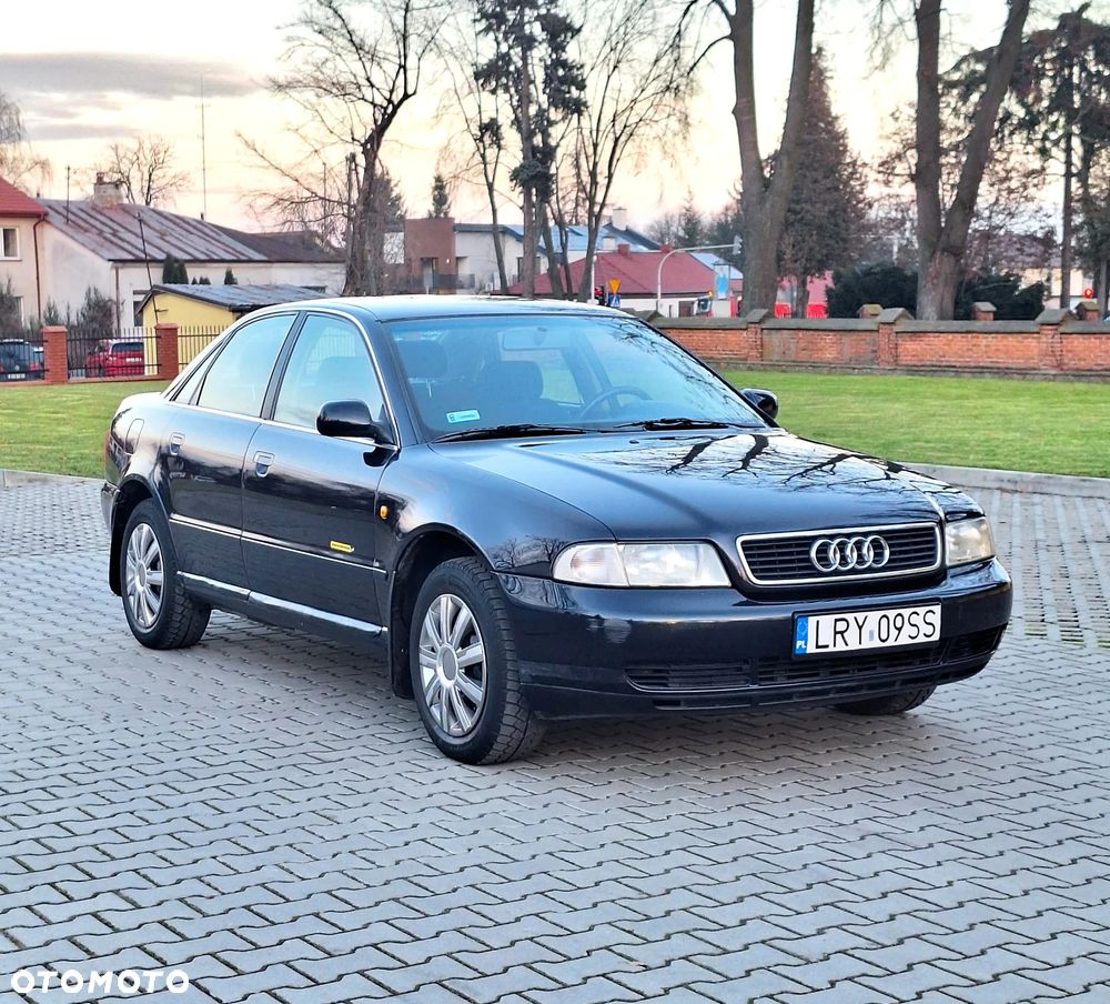 Audi A4 Limousine - 8