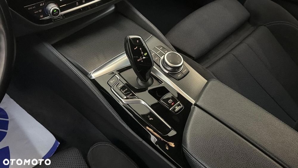 BMW Seria 5 520d xDrive M Sport sport - 16