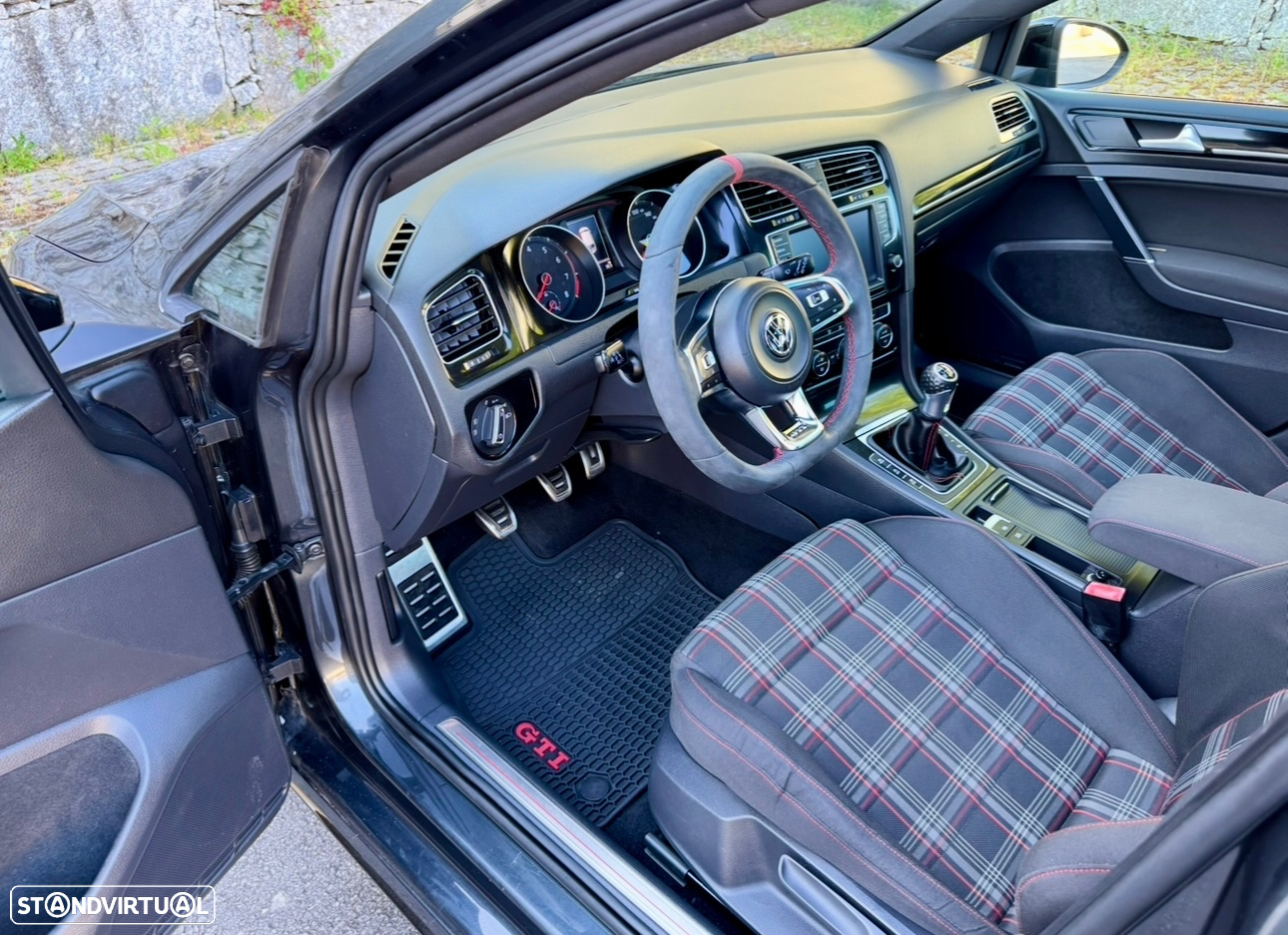 VW Golf 2.0 TSi GTi Performance - 20